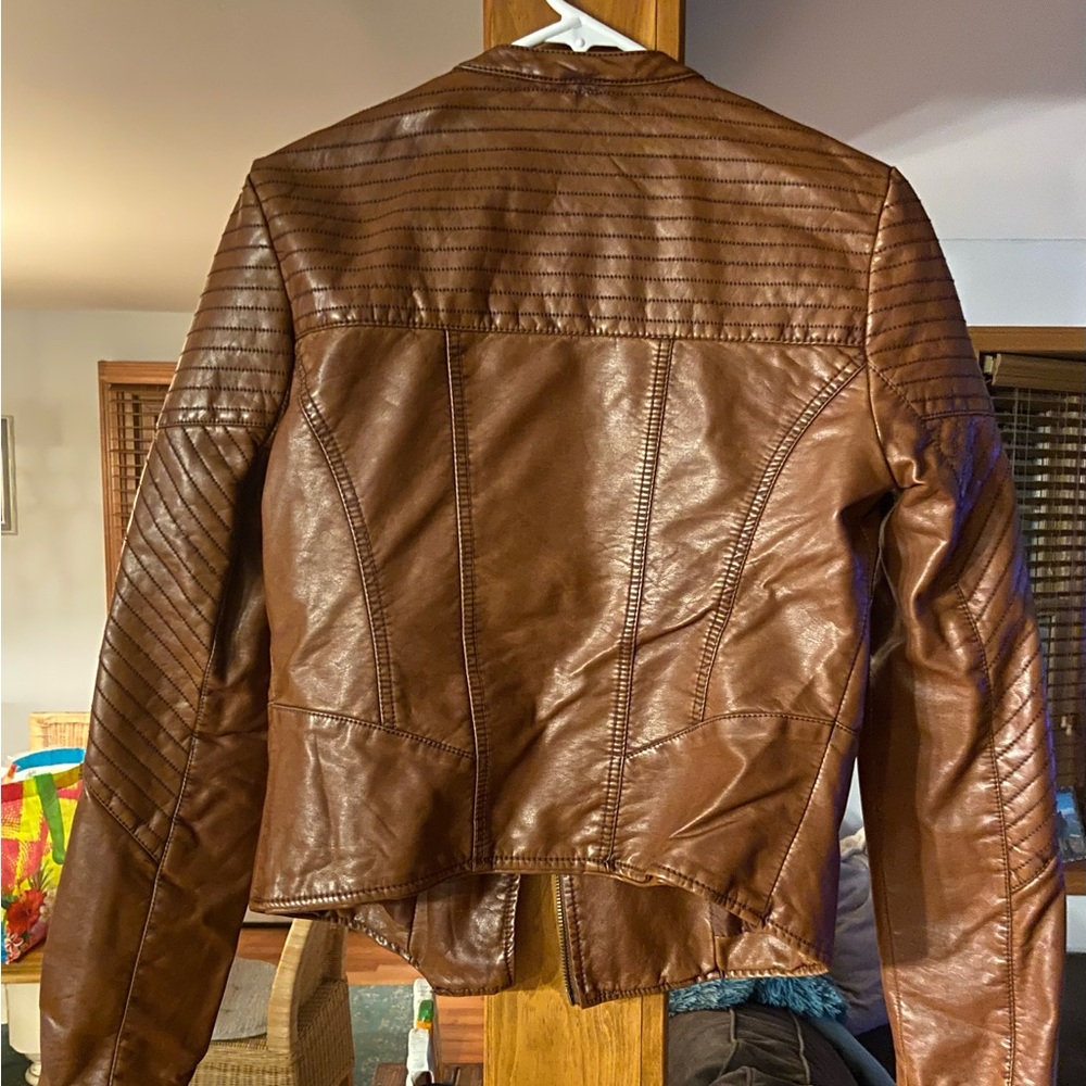 Leather jacket - Picture 2 of 3